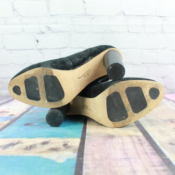 LL Bean Black Suede Signature Ankle Strap Pump Heel Size 7.5 M - Picture 9 of 9